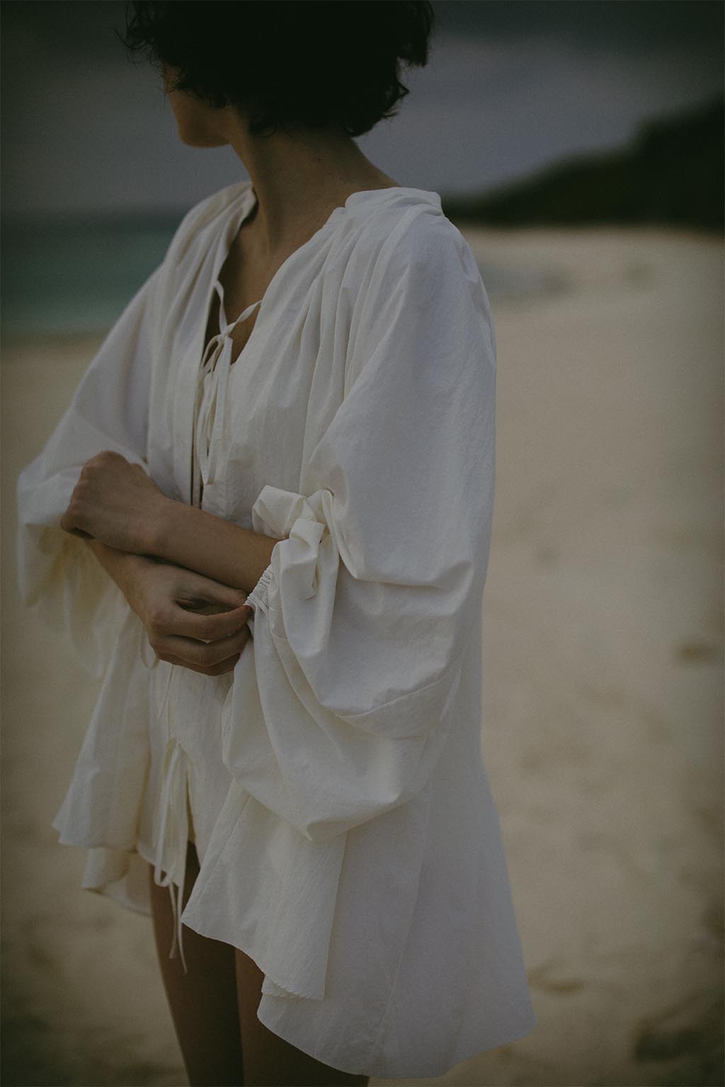 Volume Sleeve Cover Up Off White | ALEXIA STAM