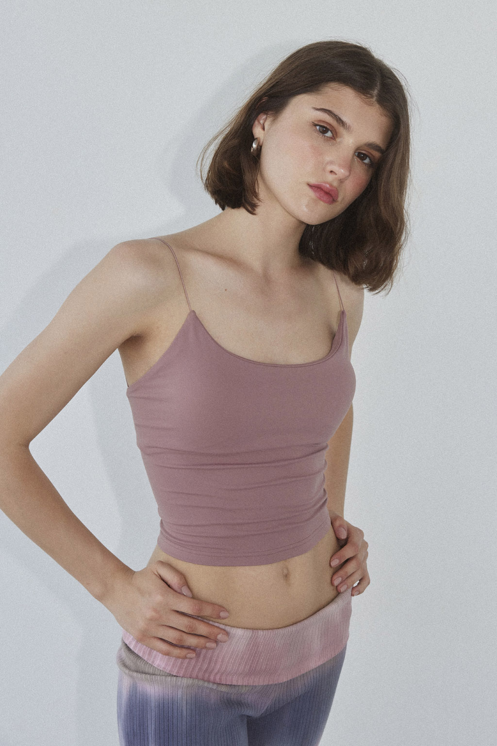 ALEXIA STAMウェルネス ウォッシュドカラータンクトップ