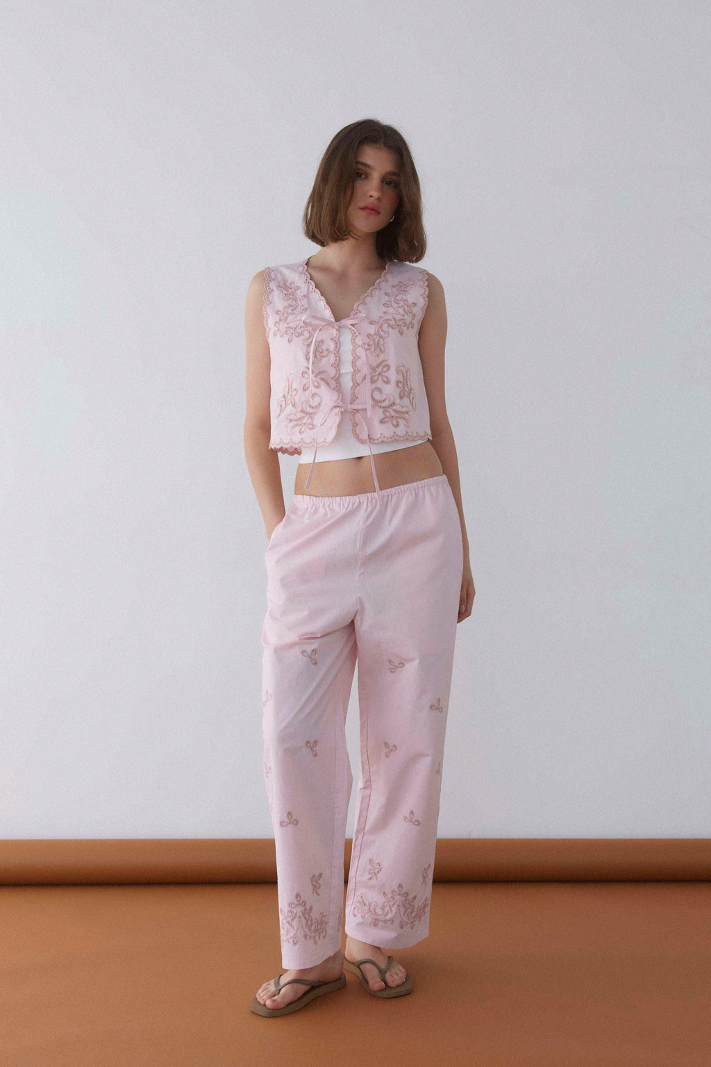 Embroidery Cozy Pants | ALEXIA STAM