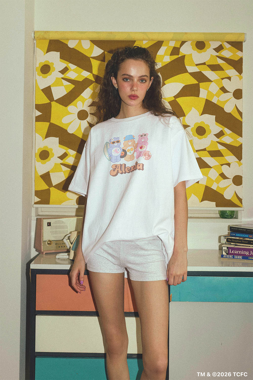 ALEXIA STAM 東京POPUP 限定Tシャツ Care Bears™ x ALEXIA STAM] Graphic Tee | ALEXIA STAM