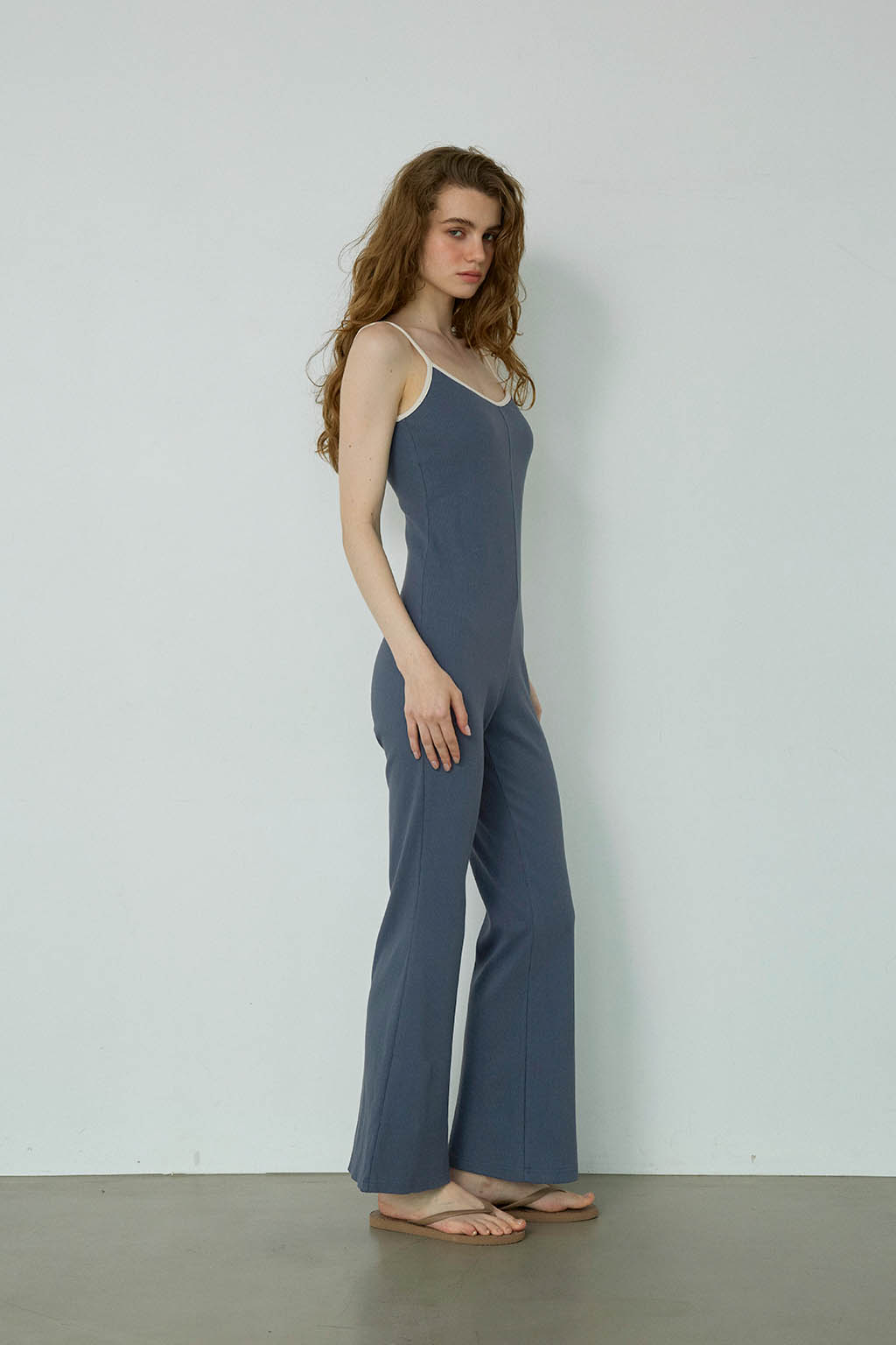 アリシアスタン♡Floral Cozy Cami Romper♡ネイビー Contrast Color Cami Jumpsuit | ALEXIA STAM